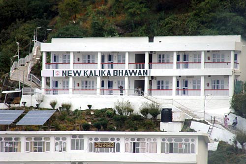 चलो बुलावा आया है, माता ने बुलाया है... | विशेष कवरेज