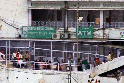 चलो बुलावा आया है, माता ने बुलाया है... | विशेष कवरेज