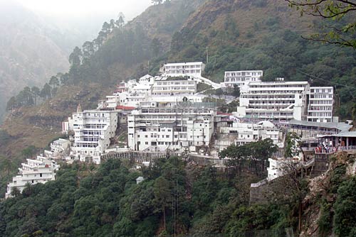 चलो बुलावा आया है, माता ने बुलाया है... | विशेष कवरेज