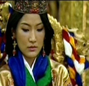 पारंपरिक रीति से भूटान नरेश ने रचाई शादी