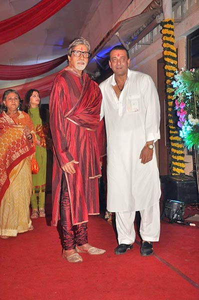 सिनेमा जगत के दिग्‍गजों की दुर्गापूजा...। विशेष कवरेज