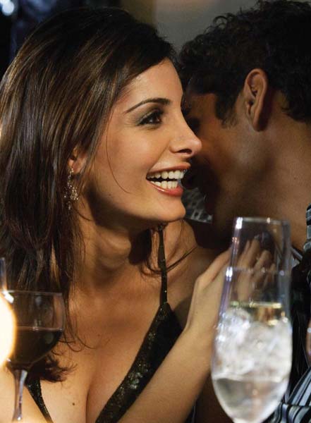 बॉडी लैंग्‍वेज से परखिए पार्टनर का 'मूड' | किस के किस्‍से