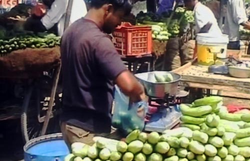 27 अक्‍टूबर 2011: तस्वीरों में देखें दिनभर की बड़ी खबरें |  पढ़ें