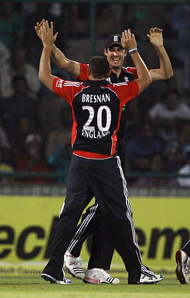 दूसरे वनडे में टीम इंडिया ने इंग्‍लैंड को दी करारी मात