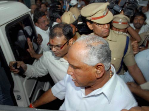 उतार-चढाव भरा रहा है येदियुरप्पा का जीवन