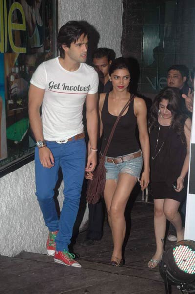 जब एक पार्टी में लगा सितारों का जमघट | दीपिका के जलवे