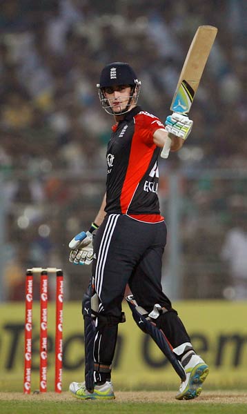 5वें वनडे में धोनी ने दिखाया दम | धोनी पर विशेष