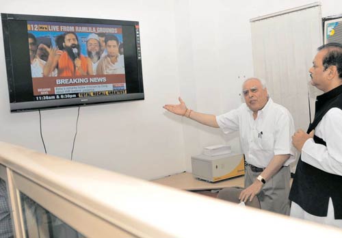 26 अक्‍टूबर 2011: तस्‍वीरों में देखें इंडिया टुडे | पढ़ें: इंडिया टुडे