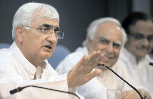 26 अक्‍टूबर 2011: तस्‍वीरों में देखें इंडिया टुडे | पढ़ें: इंडिया टुडे