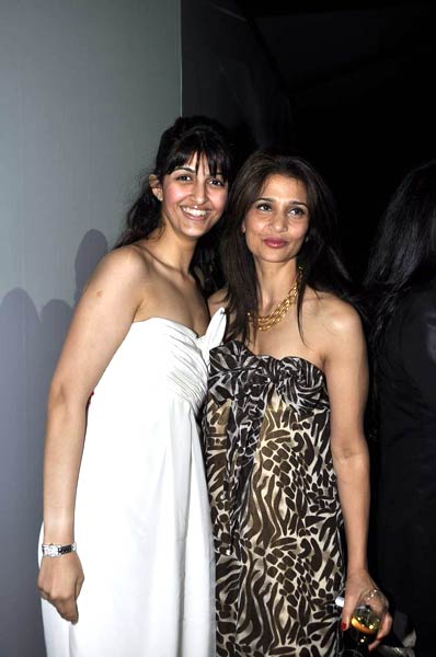 'डिओर' की पार्टी में सितारों का जमावड़ा... | परियों का जलवा