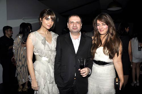 'डिओर' की पार्टी में सितारों का जमावड़ा... | परियों का जलवा