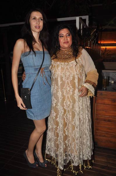 डॉली बिंद्रा की बर्थडे पार्टी में सितारे | ग्लैमर का तड़का