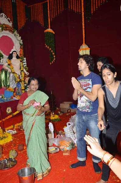 सिनेमा जगत के दिग्‍गजों की दुर्गापूजा...। विशेष कवरेज