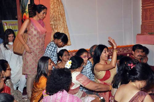 सिनेमा जगत के दिग्‍गजों की दुर्गापूजा...। विशेष कवरेज