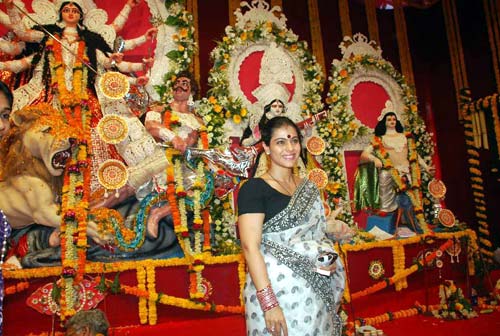 सिनेमा जगत के दिग्‍गजों की दुर्गापूजा...। विशेष कवरेज