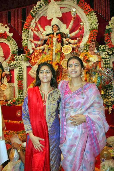 सिनेमा जगत के दिग्‍गजों की दुर्गापूजा...। विशेष कवरेज