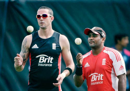 6 अक्‍टूबर 2011: तस्‍वीरों में देखें दिनभर की बड़ी खबरें | पढ़ें