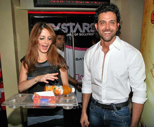 तस्‍वीरों में मनोरंजन की दुनिया की प्रमुख हलचल  | हॉट 'आइटम गर्ल'