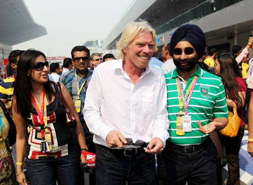 एफ-1 रेस देखने पहुंचे सितारे | सेबेस्टियन बने चैंपियन