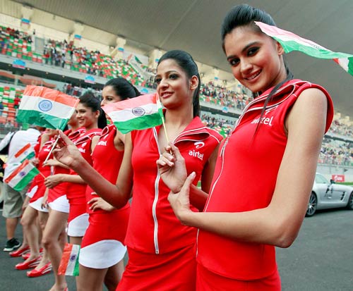 एफ-1 रेस देखने पहुंचे सितारे | सेबेस्टियन बने चैंपियन