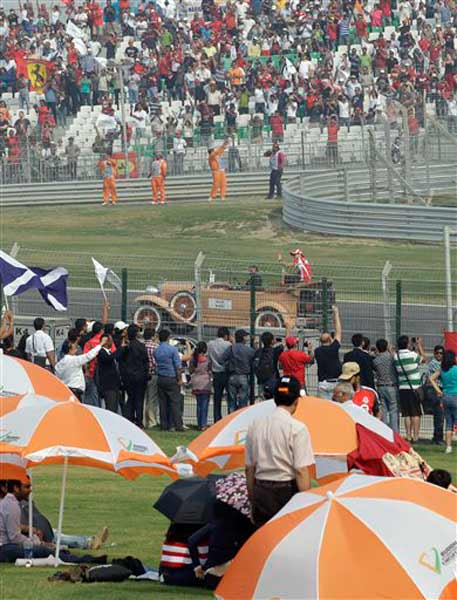 एफ-1 रेस में सेबेस्टियन वेटेल बने चैंपियन | पढ़ें