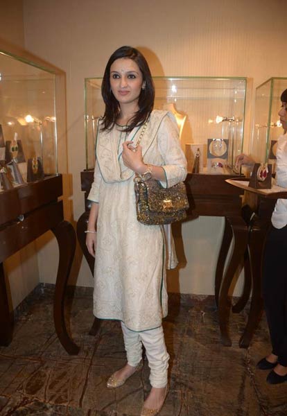 फराह अली की पार्टी में हुस्‍न परियां |   हुस्‍न जो दीवाना बना दे...