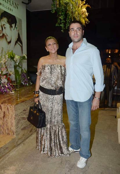 फराह अली की पार्टी में हुस्‍न परियां |   हुस्‍न जो दीवाना बना दे...