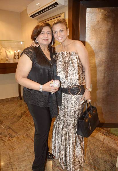 फराह अली की पार्टी में हुस्‍न परियां |   हुस्‍न जो दीवाना बना दे...