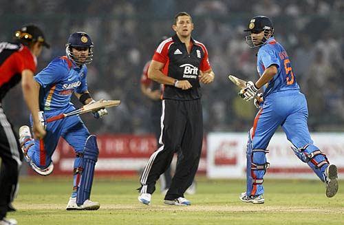 दूसरे वनडे में टीम इंडिया ने इंग्‍लैंड को दी करारी मात