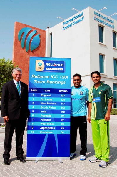 24 अक्‍टूबर 2011: तस्वीरों में देखें दिनभर की बड़ी खबरें | पढ़ें