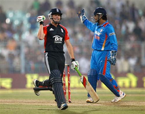 टी-20 मैच जीतकर इंग्‍लैंड ने बचाई प्रतिष्‍ठा