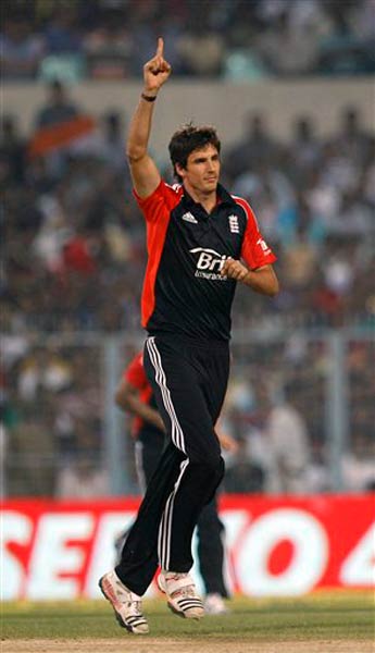 टी-20 मैच जीतकर इंग्‍लैंड ने बचाई प्रतिष्‍ठा