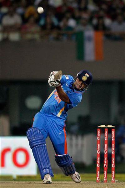 टी-20 मैच जीतकर इंग्‍लैंड ने बचाई प्रतिष्‍ठा