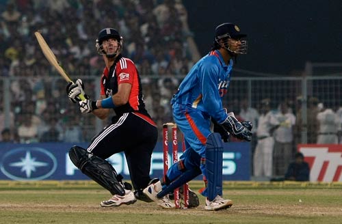 टी-20 मैच जीतकर इंग्‍लैंड ने बचाई प्रतिष्‍ठा