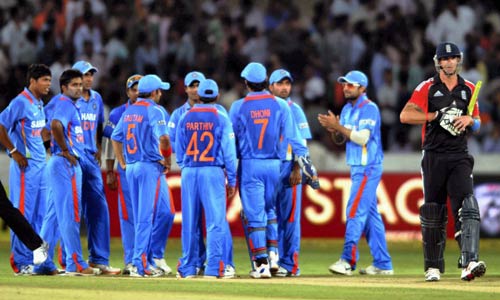 इंग्लैंड के खिलाफ धोनी-रैना का धमाल