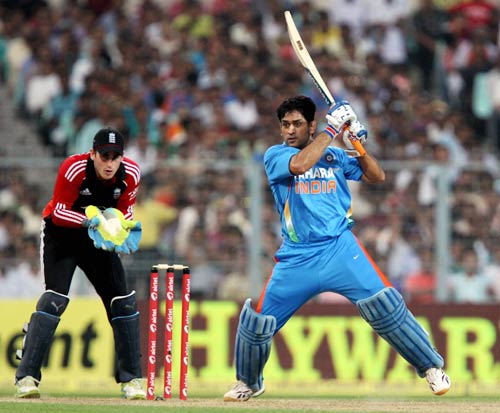 5वें वनडे में धोनी ने दिखाया दम | धोनी पर विशेष