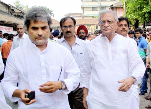 नम आखों ने दी जगजीत सिंह को विदाई