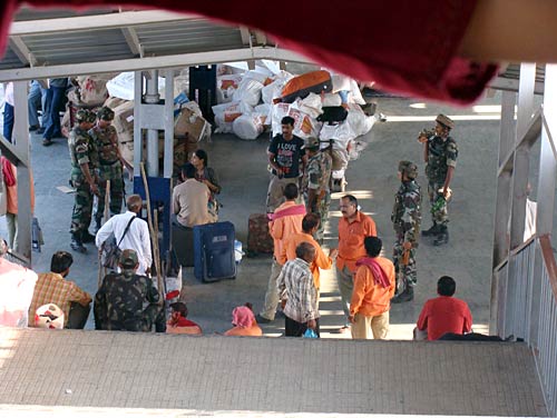 चलो बुलावा आया है, माता ने बुलाया है... | विशेष कवरेज