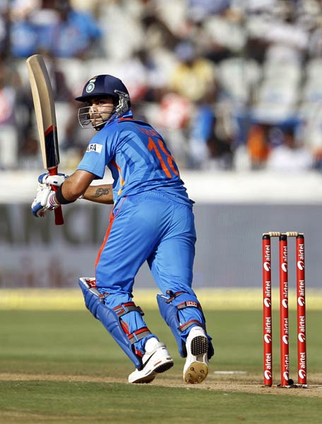 इंग्लैंड के खिलाफ धोनी-रैना का धमाल