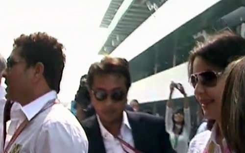 एफ-1 रेस देखने पहुंचे सितारे | सेबेस्टियन बने चैंपियन