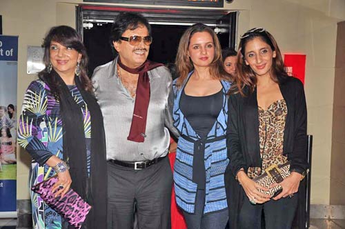 'लव, ब्रेकअप और जिंदगी' के प्रीमियर में सितारे | फोटोशूट