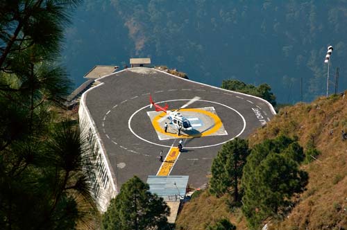 चलो बुलावा आया है, माता ने बुलाया है... | विशेष कवरेज