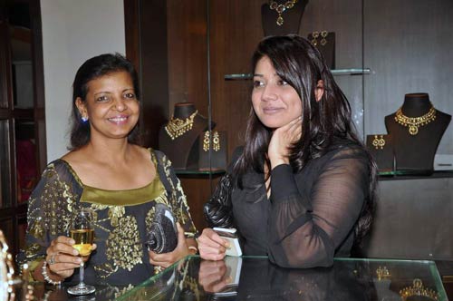 'इस्‍टा' की पार्टी में उमड़े सितारे । सितारों की मस्‍ती