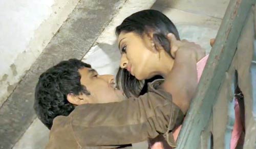 'साहब, बीवी और गैंगस्‍टर' की पहली झलक...। न्‍यूड मल्लिका