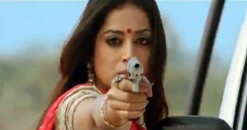 'साहब, बीवी और गैंगस्‍टर' की पहली झलक...। न्‍यूड मल्लिका