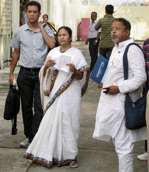 13 अक्टूबर 2011: तस्वीरों में देखें दिनभर की बड़ी खबरें | पढ़ें