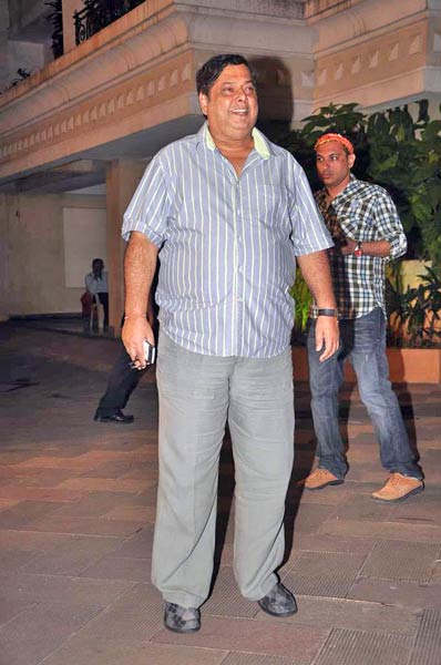 माता की चौकी में बॉलीवुड का जयकारा । मान्यता की पार्टी