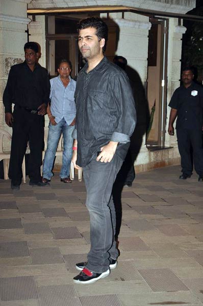 माता की चौकी में बॉलीवुड का जयकारा । मान्यता की पार्टी