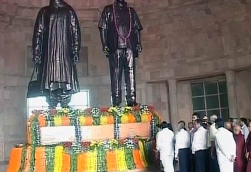 तस्‍वीरों में देखें मायावती का पार्क प्रेम...| क्‍या है पार्क में