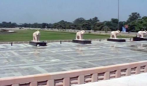 तस्‍वीरों में देखें मायावती का पार्क प्रेम...| क्‍या है पार्क में